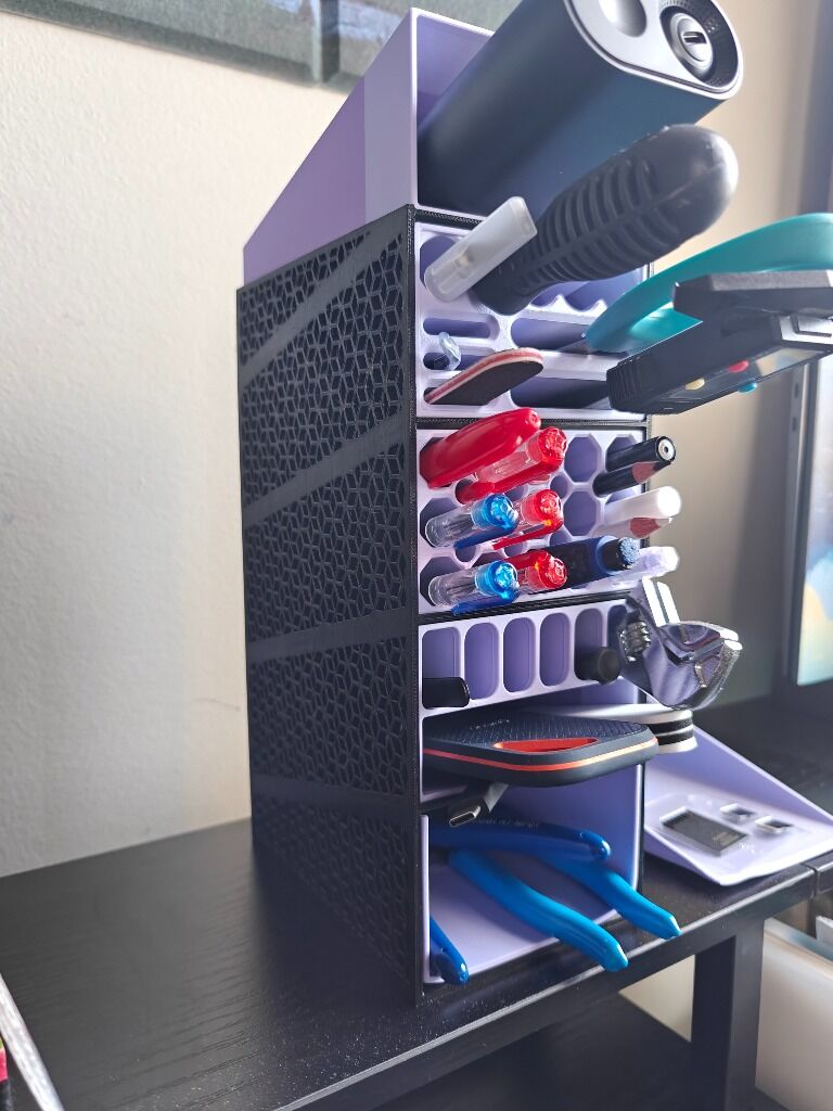 Modular 3D printed Kumiko-style organizer tower with interchangeable compartments - Image 1